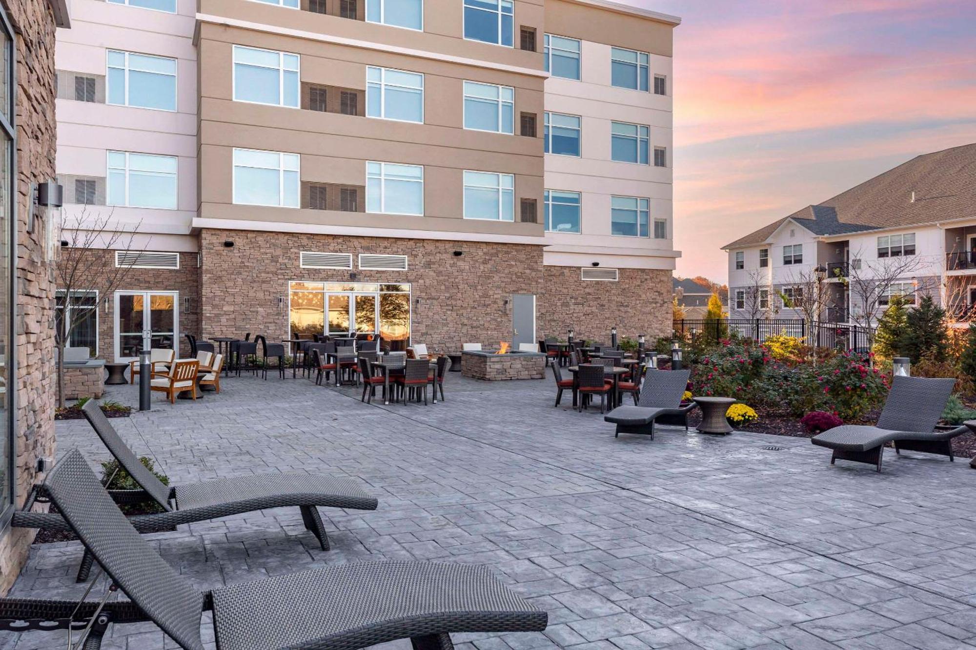 Cambria Hotel Manchester South Windsor Exterior foto